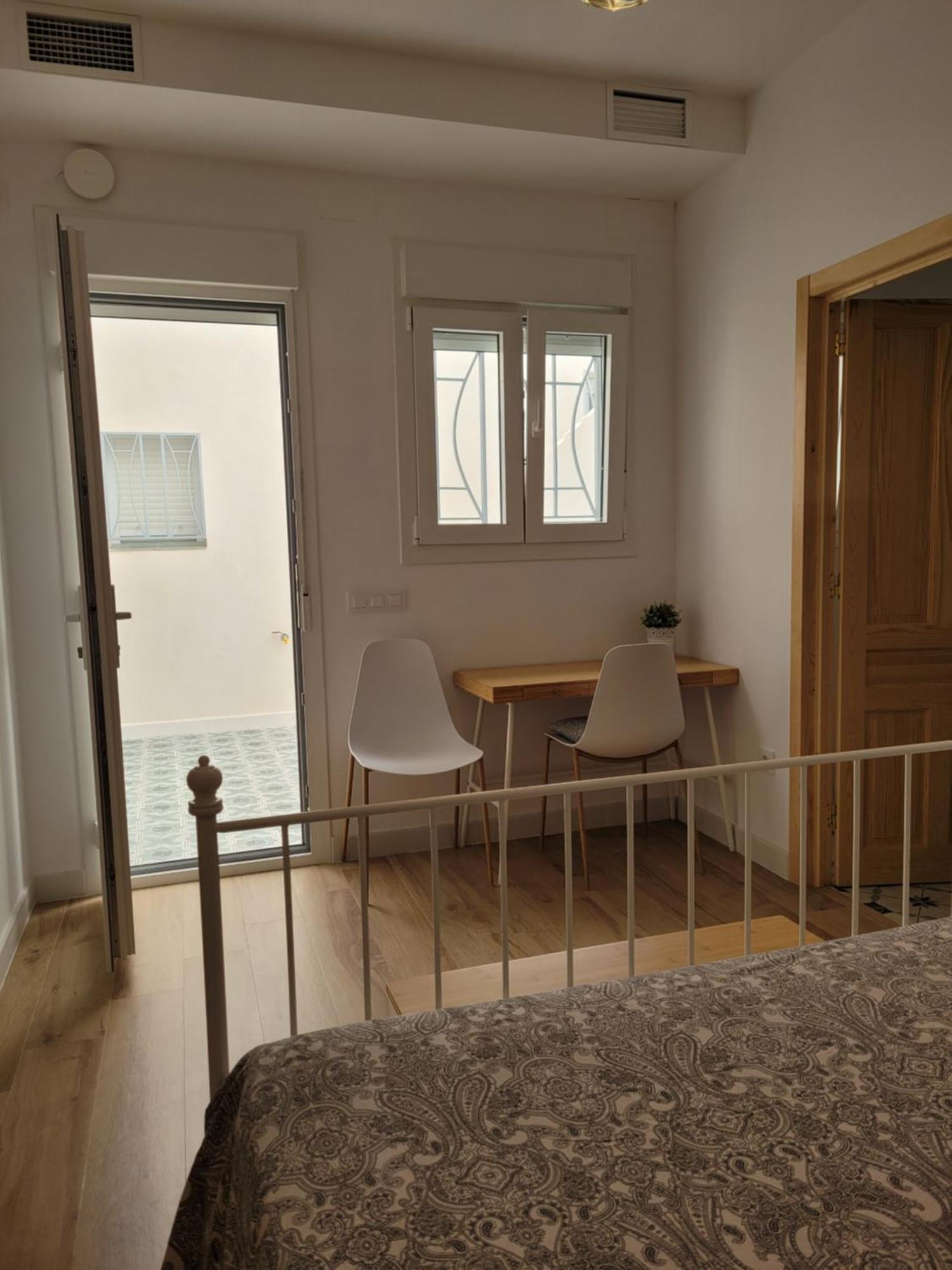 Apartamento Con Wifi, Patio Y Garaje Privado Alcalá de Guadaira Exterior foto